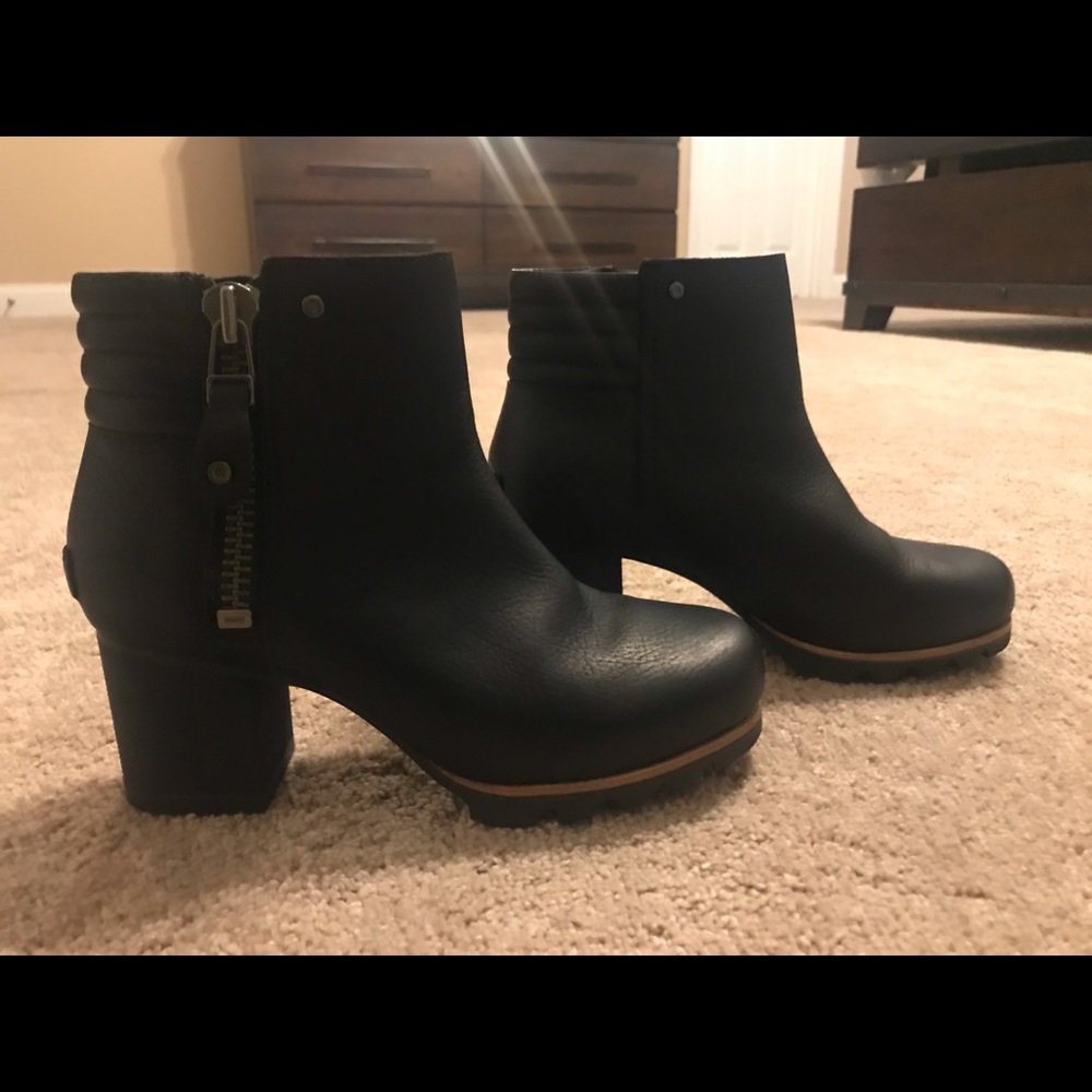 Brand new Sorel black boots